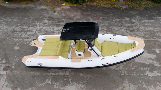 Aqvaboats Luxrib25 un gommone che ti offre il massimo comfort e la massima vivibilità di bordo