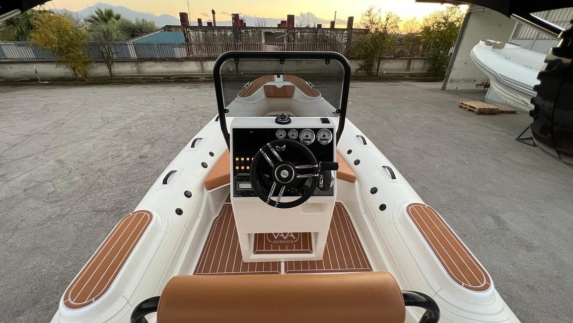 Lux Rib22 - HTWRB - Orca Off White - Brown Cushion - EU