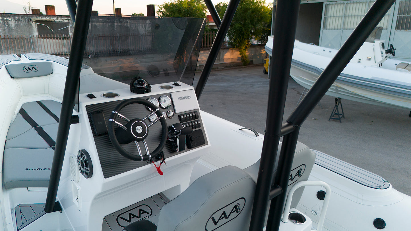 In Vendita: Gommone LuxRib25 con Motore Mercury Verado V10 350HP