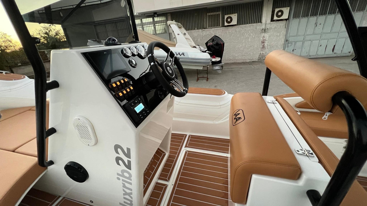 Lux Rib22 - HTWRB - Orca Off White - Brown Cushion - EU