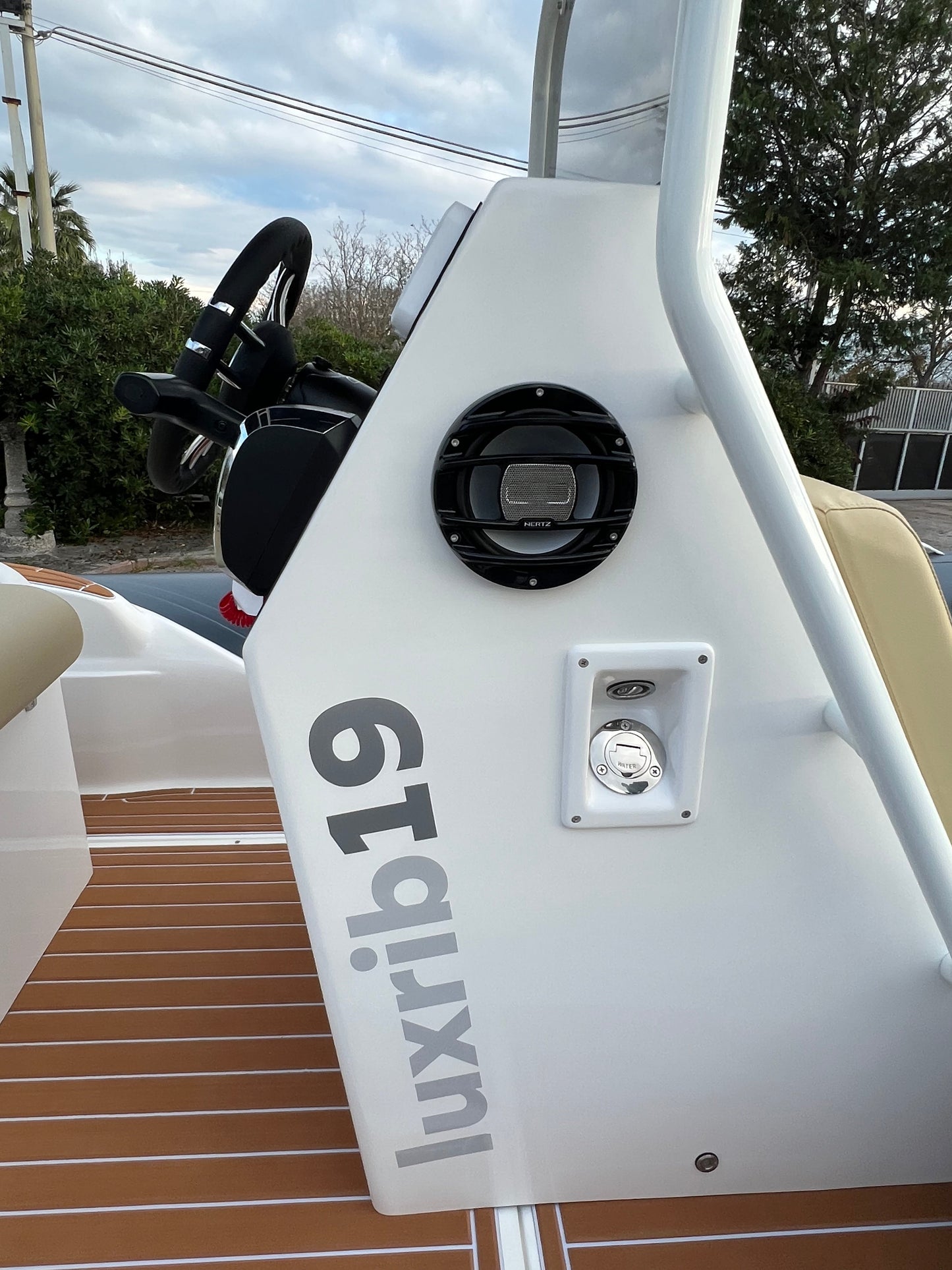 Lux Rib19 - HWTMGRB - Orca Military Grey - White Cushion - EU