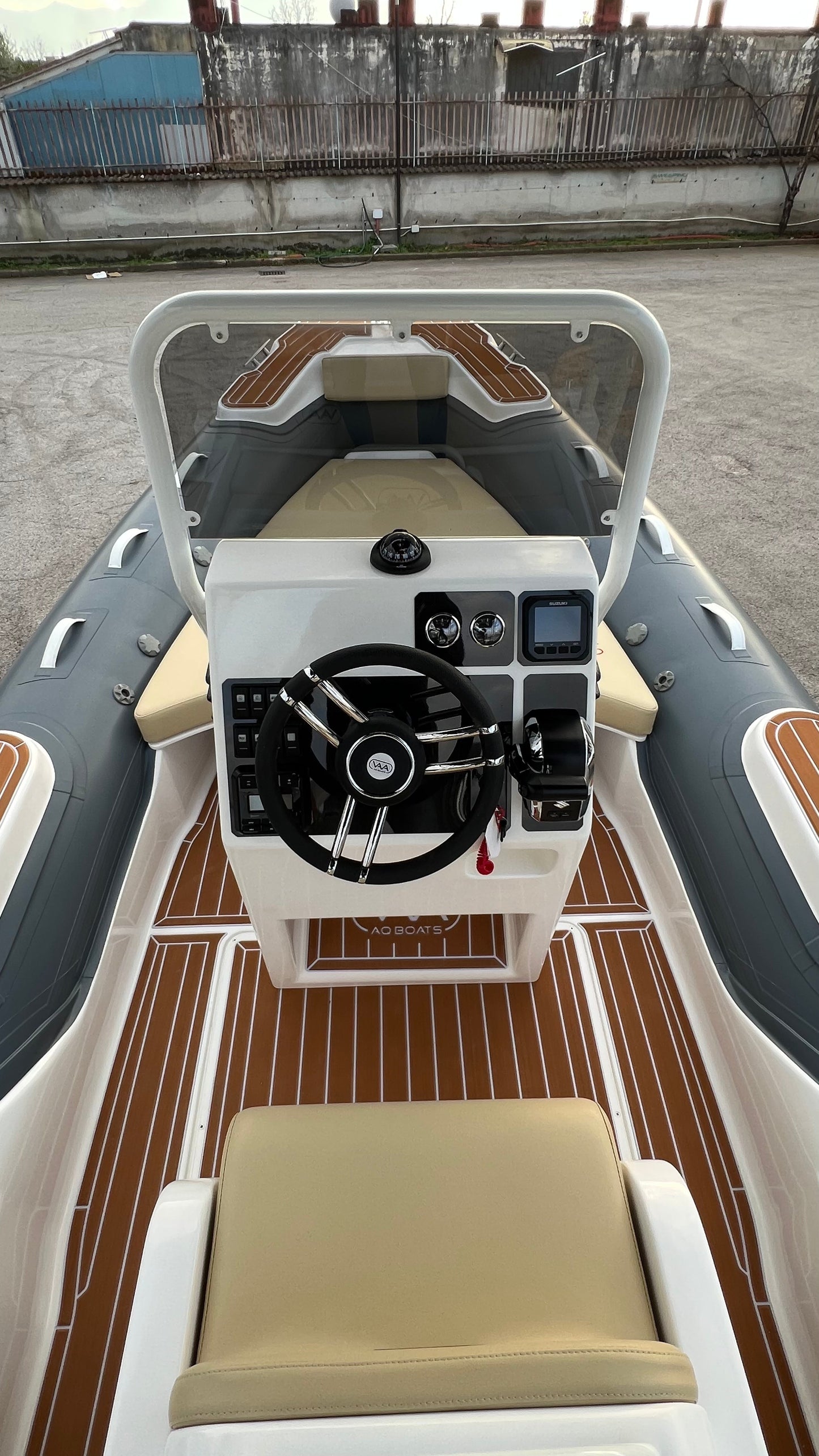 Lux Rib19 - HWTMGRB - Orca Military Grey - White Cushion - EU