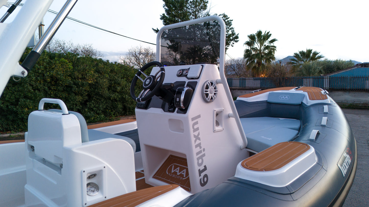 In Vendita: Gommone LuxRib19 con Motore Suzuki 115HP
