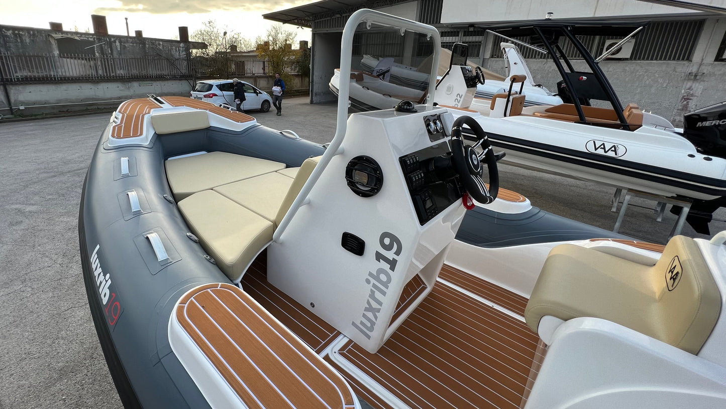 Lux Rib19 - HWTMGRB - Orca Military Grey - White Cushion - EU