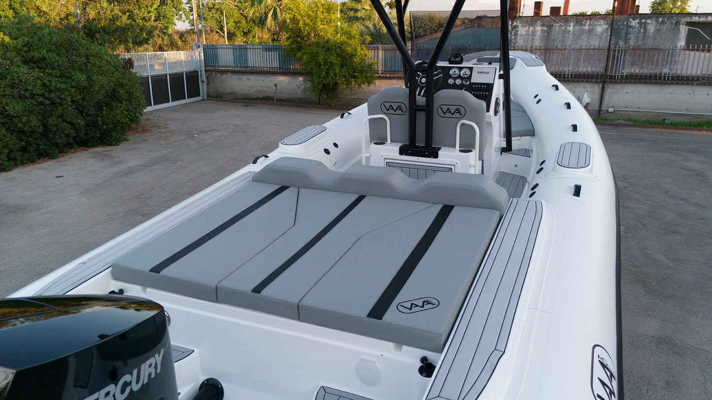 In Vendita: Gommone LuxRib25 con Motore Mercury Verado V10 350HP