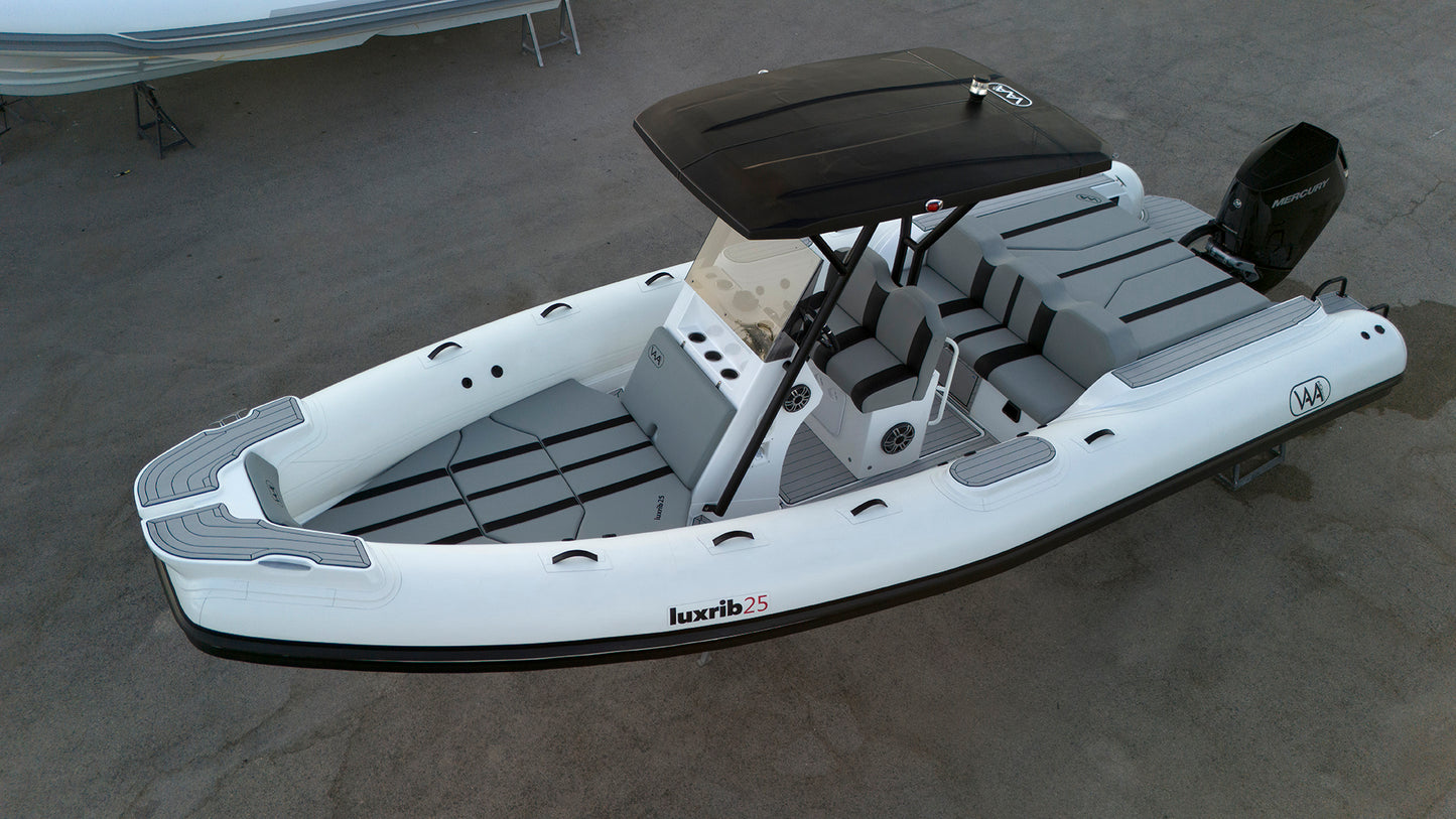 In Vendita: Gommone LuxRib25 con Motore Mercury Verado V10 350HP