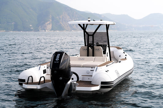Aqvaboats Luxrib 25 + Mercury 250 CV - IL TEST