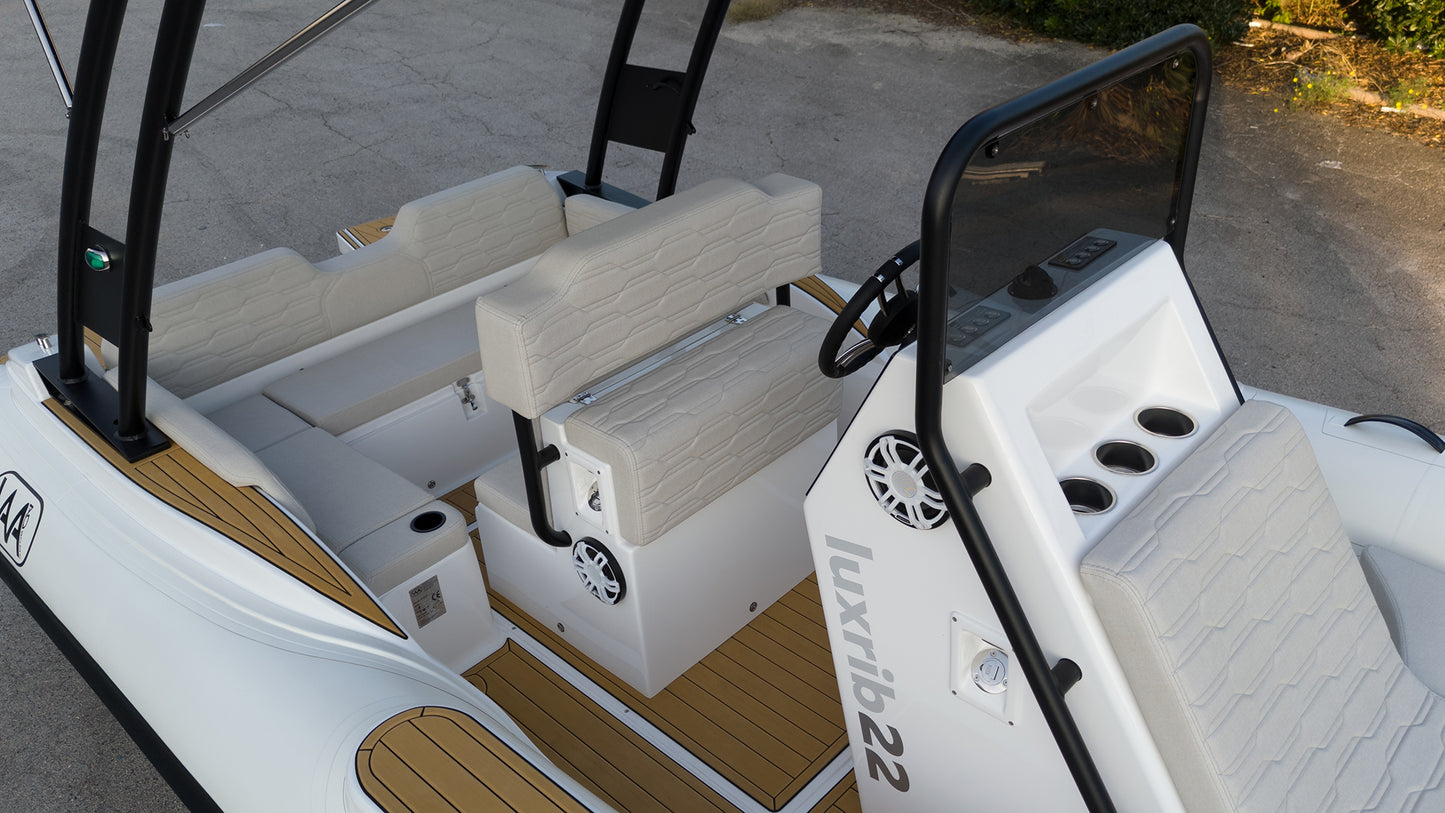 In Vendita: Gommone Aqvaboats LuxRib22 - Pronta Consegna
